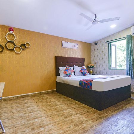 Fabhotel Rj 18 Beach Resort - Nr Baga Beach Bagian luar foto