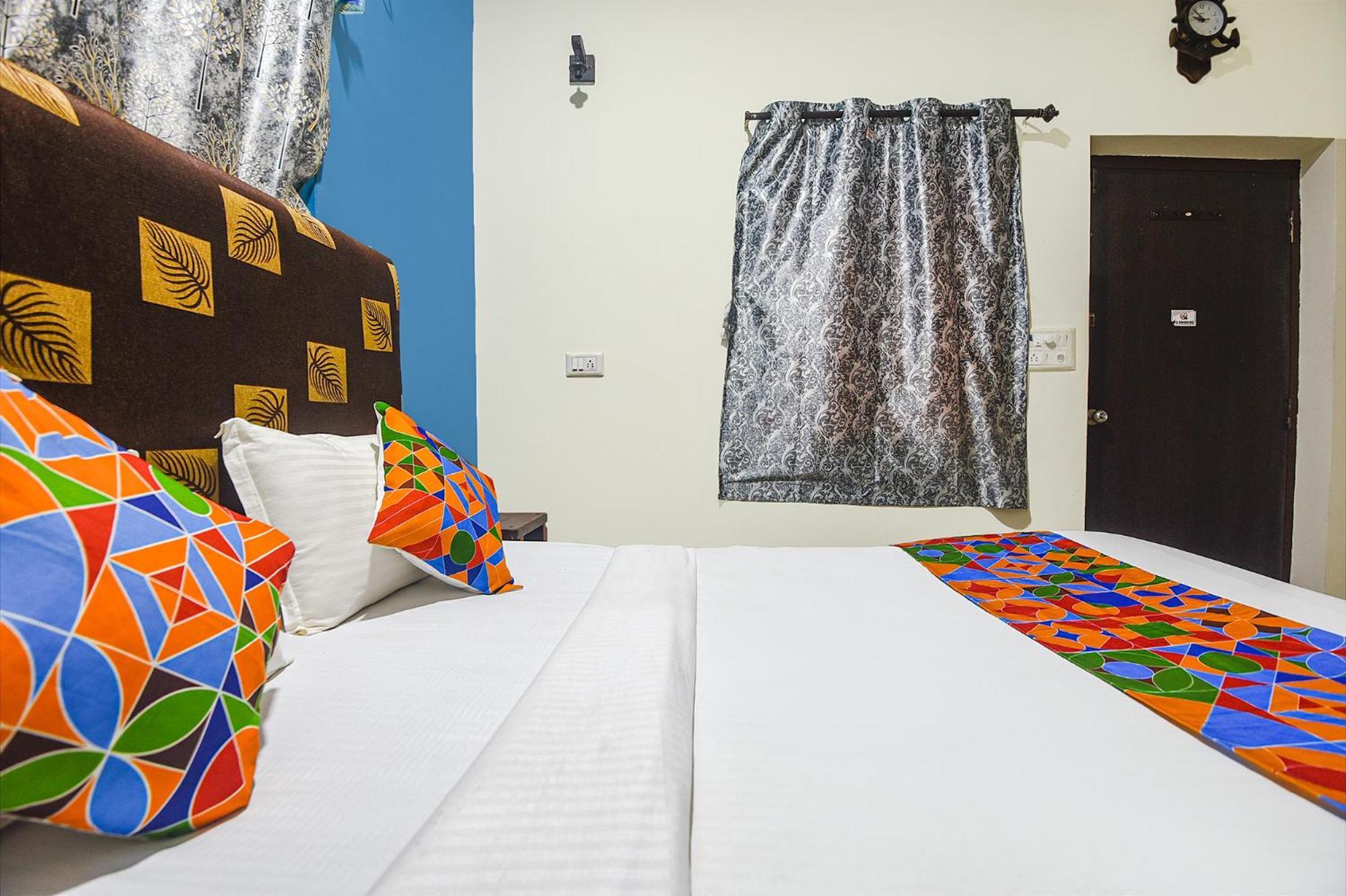 Fabhotel Rj 18 Beach Resort - Nr Baga Beach Bagian luar foto