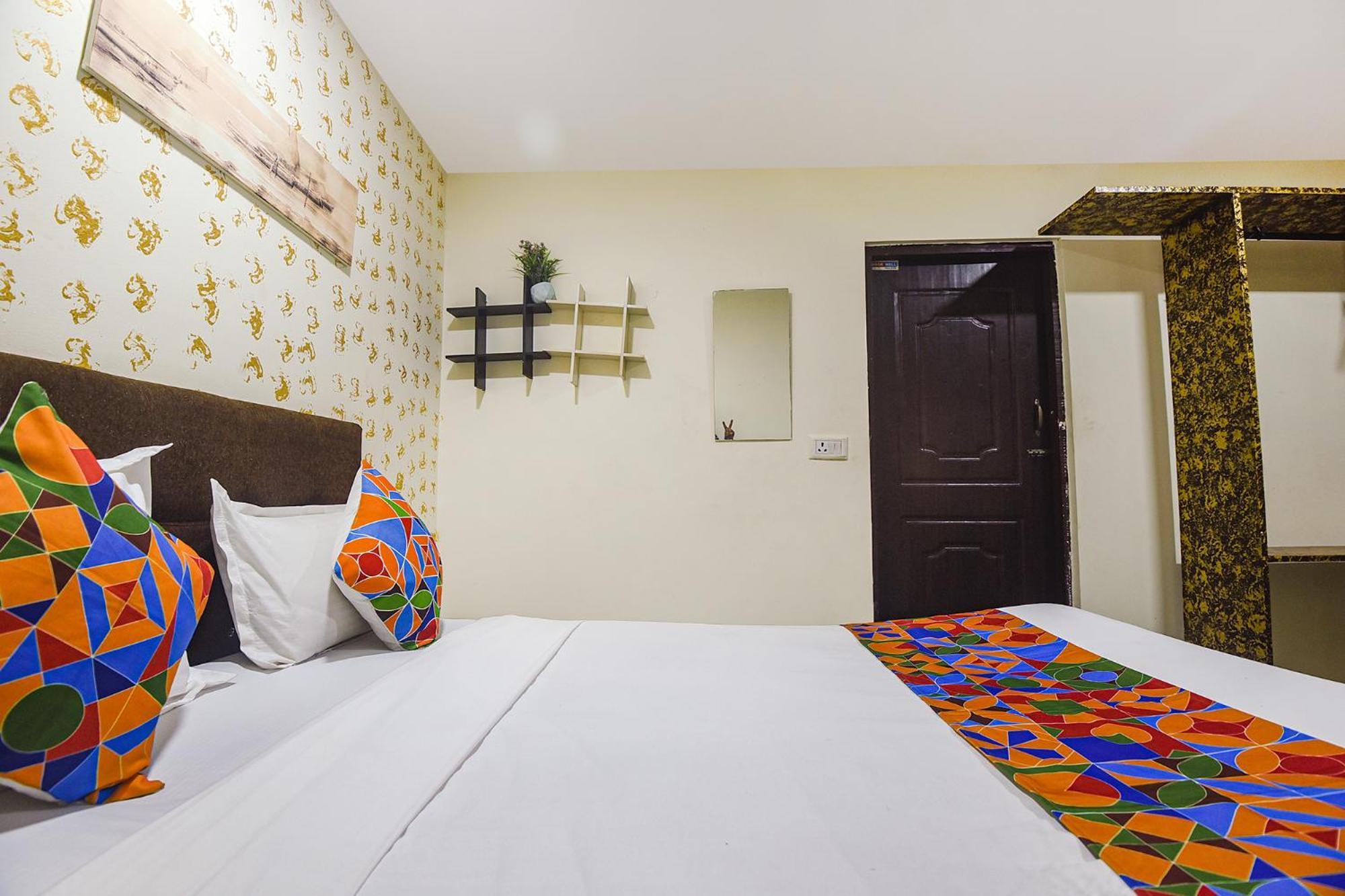Fabhotel Rj 18 Beach Resort - Nr Baga Beach Bagian luar foto