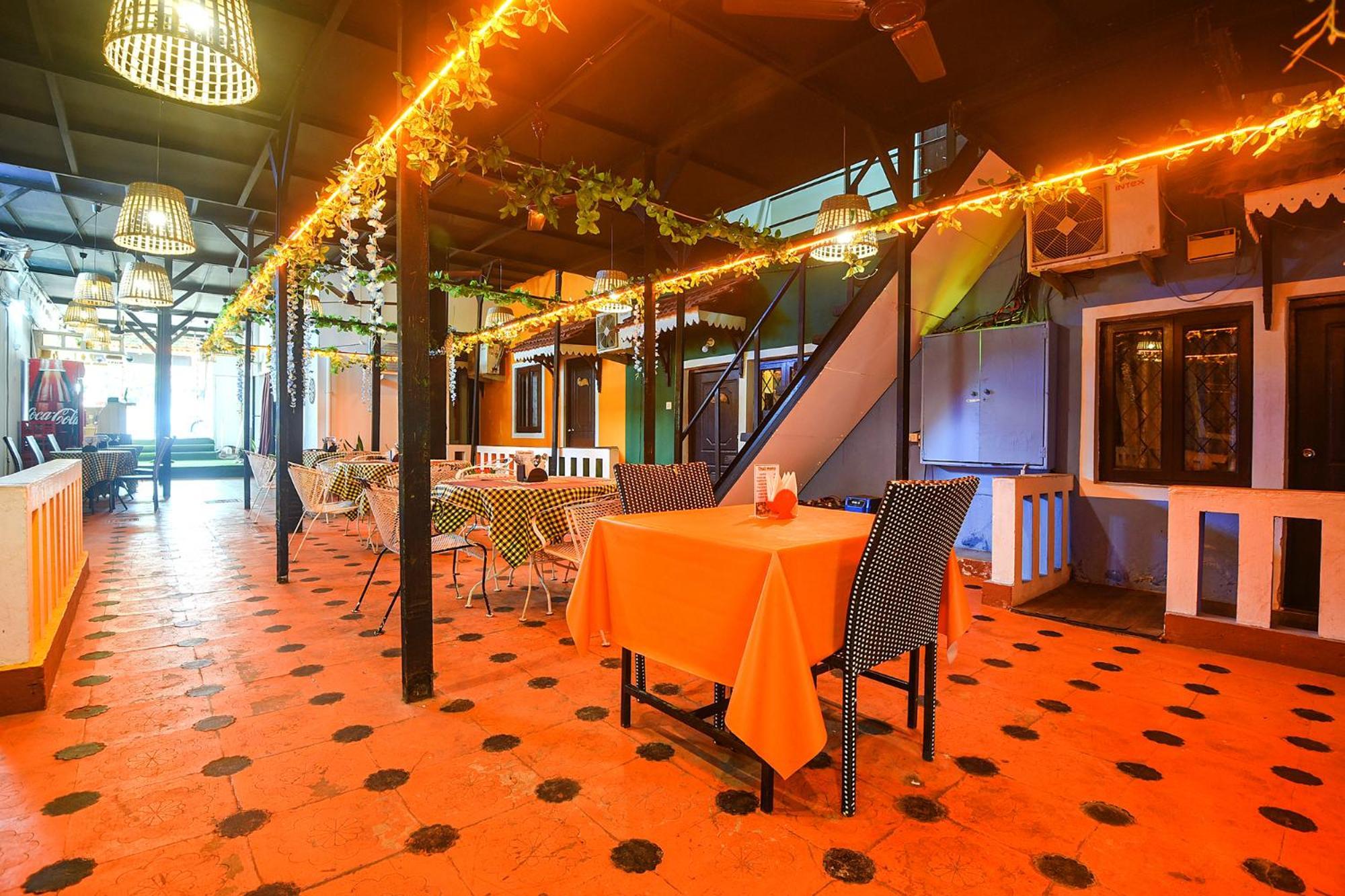 Fabhotel Rj 18 Beach Resort - Nr Baga Beach Bagian luar foto